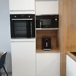 ,private Apartment, Aircondition, Garage, Hd Tv Pl & De, Wifi, Fully Equipped, Near Διαμέρισμα