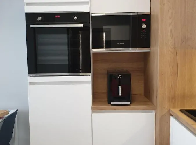 ,private Apartment, Aircondition, Garage, Hd Tv Pl & De, Wifi, Fully Equipped, Near Apartament